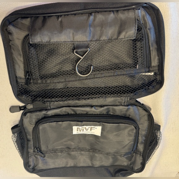 NWT NFL Colts Dopp Kit/Toiletry Bag, Black/Blue/White, Indy Colts - Picture 11 of 15